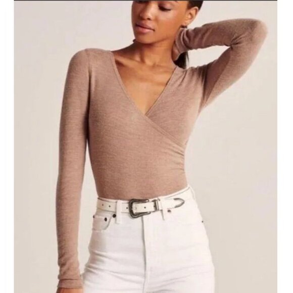 Abercrombie & Fitch Soft AF Cozy Wrap Light Pink Bodysuit Women’s Size Medium - Picture 1 of 6